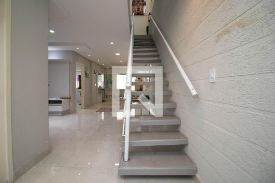Sala de casa à venda com 4 quartos, 539m² em Jardim Munhoz, Guarulhos