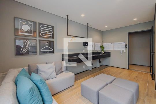 Lavanderia de kitnet/studio para alugar com 1 quarto, 26m² em Pinheiros, São Paulo