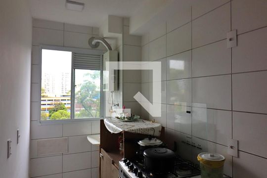 Cozinha e Área de Serviço de apartamento para alugar com 2 quartos, 49m² em Parque Bristol, São Bernardo do Campo
