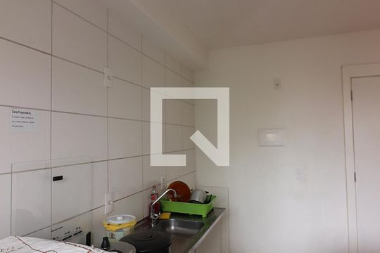 Cozinha e Área de Serviço de apartamento para alugar com 2 quartos, 49m² em Parque Bristol, São Bernardo do Campo