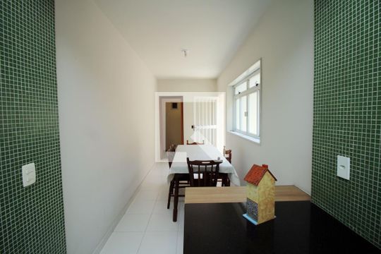Cozinha 2 de casa à venda com 5 quartos, 171m² em Irajá, Rio de Janeiro