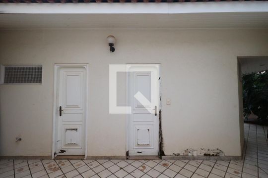 Banheiros Área comum de casa para alugar com 4 quartos, 610m² em Centro, Ribeirão Preto