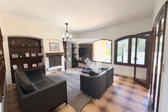 Sala de casa de condomínio à venda com 4 quartos, 4000m² em Malota, Jundiaí
