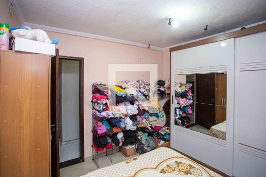 Quarto 1 Casa 1 de casa à venda com 4 quartos, 250m² em Piraporinha, Diadema