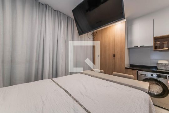 Quarto de kitnet/studio à venda com 1 quarto, 27m² em Jardim das Acacias, São Paulo