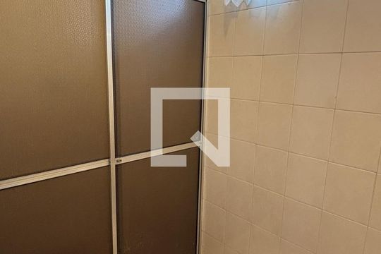 Banheiro de casa à venda com 3 quartos, 228m² em Vila Homero Thon, Santo André