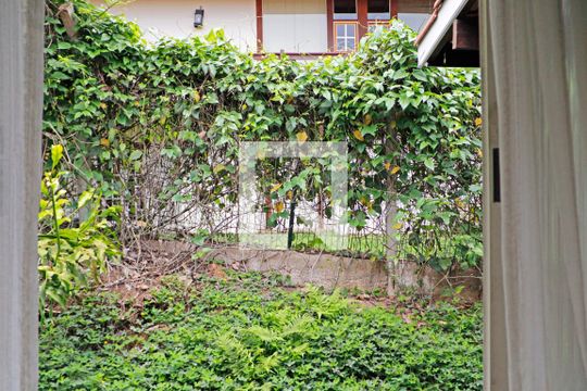 Sala de casa de condomínio para alugar com 3 quartos, 840m² em Condomínio Estância Marambaia, Vinhedo