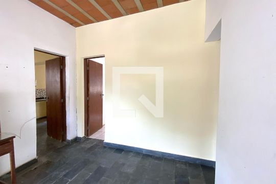 Sala de casa à venda com 4 quartos, 392m² em Floresta, Belo Horizonte