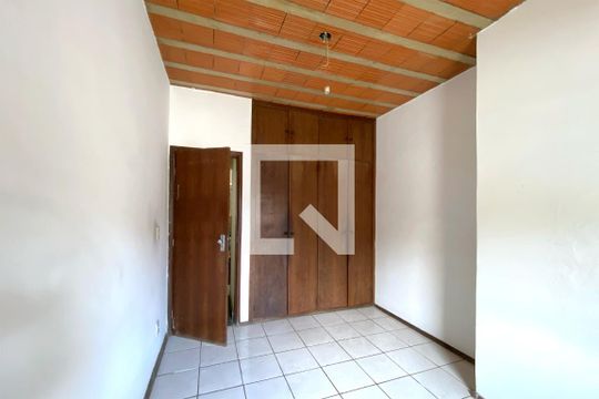 Quarto 1 de casa à venda com 4 quartos, 392m² em Floresta, Belo Horizonte