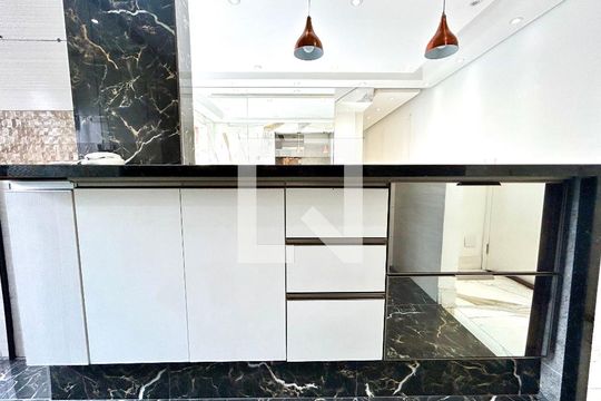 Cozinha de apartamento para alugar com 2 quartos, 58m² em Jardim Flor da Montanha, Guarulhos