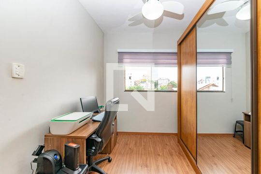 Quarto 2 de casa à venda com 3 quartos, 200m² em Alto Caiçaras, Belo Horizonte