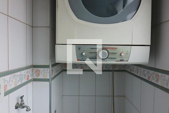 Área de Serviço de apartamento para alugar com 2 quartos, 50m² em Santa Terezinha, São Bernardo do Campo