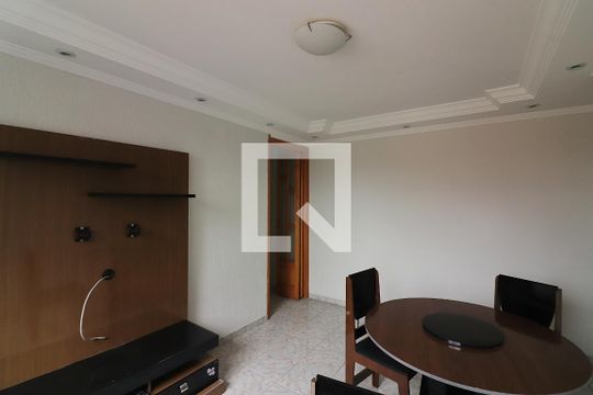 Sala  de apartamento para alugar com 2 quartos, 50m² em Santa Terezinha, São Bernardo do Campo