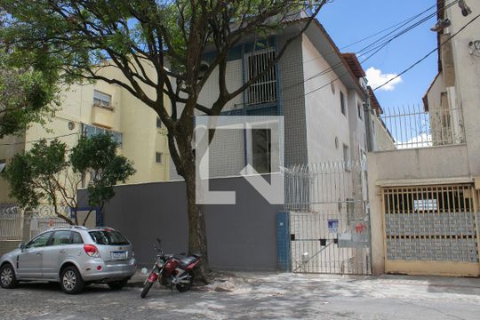 instalação de placa de apartamento para alugar com 3 quartos, 170m² em São Lucas, Belo Horizonte