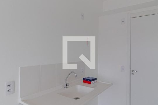 Sala/Cozinha de apartamento à venda com 2 quartos, 35m² em Vila Carmosina, São Paulo
