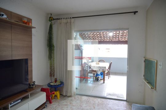 Casa à venda com 3 quartos, 160m² em Jardim Marek, Santo André