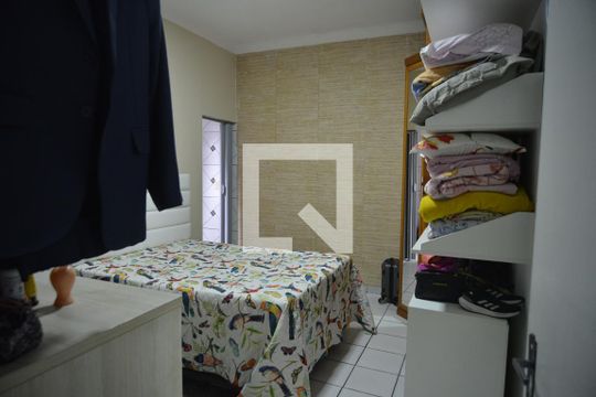 Casa à venda com 3 quartos, 160m² em Jardim Marek, Santo André
