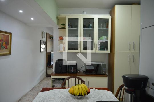 Casa à venda com 3 quartos, 160m² em Jardim Marek, Santo André