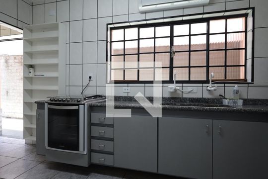 Cozinha de casa à venda com 3 quartos, 134m² em Jardim Monte Kemel, São Paulo