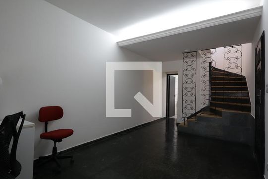 Sala de casa à venda com 3 quartos, 134m² em Jardim Monte Kemel, São Paulo