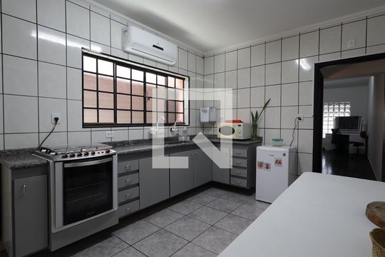 Cozinha de casa à venda com 3 quartos, 134m² em Jardim Monte Kemel, São Paulo
