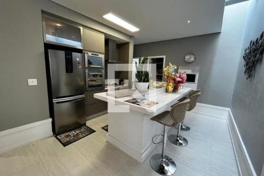 Casa à venda com 4 quartos, 298m² em Swiss Park, Campinas