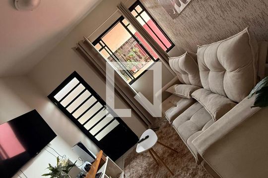Sala de apartamento à venda com 2 quartos, 64m² em Califórnia, Belo Horizonte