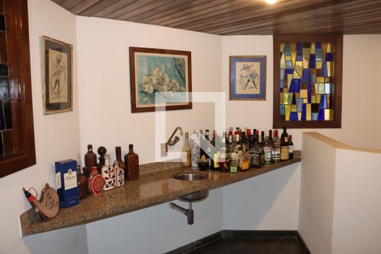 Sala de casa de condomínio para alugar com 5 quartos, 750m² em Chácara Eliana, Cotia