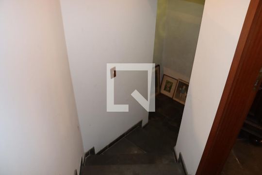 Corredor de casa de condomínio para alugar com 5 quartos, 750m² em Chácara Eliana, Cotia