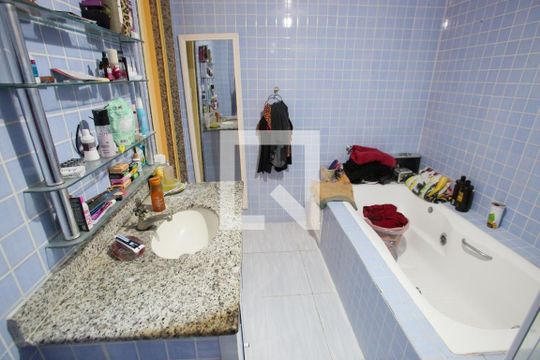 Banheiro da Suíte 1 de casa de condomínio para alugar com 3 quartos, 260m² em Freguesia (jacarepaguá), Rio de Janeiro