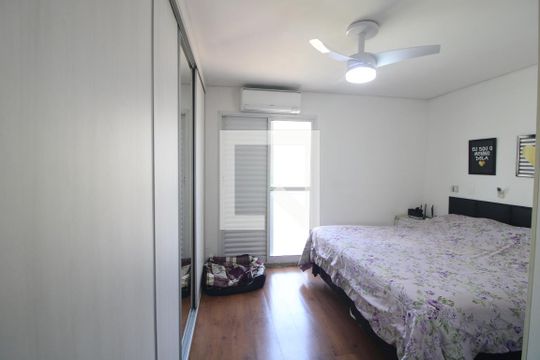 Suíte de casa de condomínio à venda com 3 quartos, 170m² em Vila Sofia, São Paulo