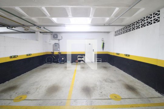 Garagem de casa de condomínio à venda com 3 quartos, 170m² em Vila Sofia, São Paulo