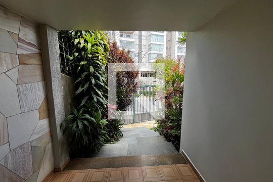 Entrada de casa à venda com 3 quartos, 225m² em Vila Ester (zona Norte), São Paulo