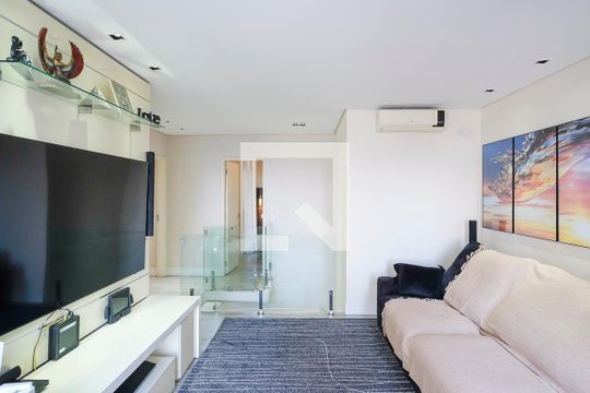 Sala de TV de apartamento para alugar com 3 quartos, 180m² em Vila Mussoline, São Bernardo do Campo