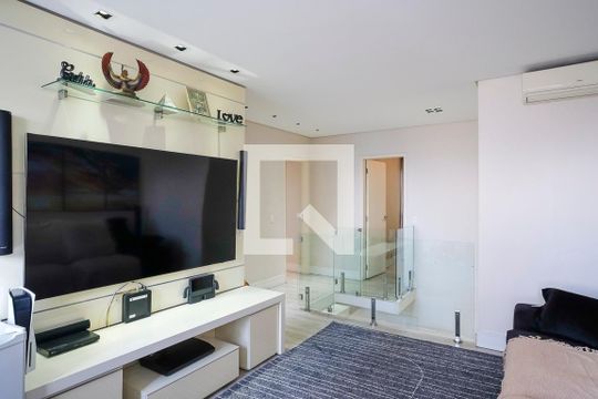 Sala de TV de apartamento para alugar com 3 quartos, 180m² em Vila Mussoline, São Bernardo do Campo