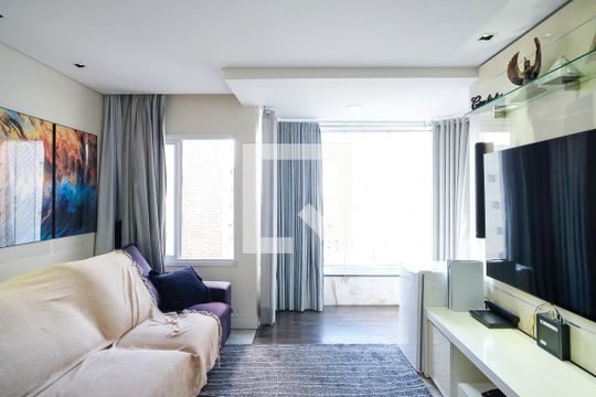 Sala de TV de apartamento para alugar com 3 quartos, 180m² em Vila Mussoline, São Bernardo do Campo