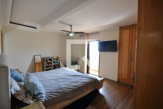 Quarto Suíte 1 de casa à venda com 5 quartos, 250m² em Vila Mazzei, São Paulo
