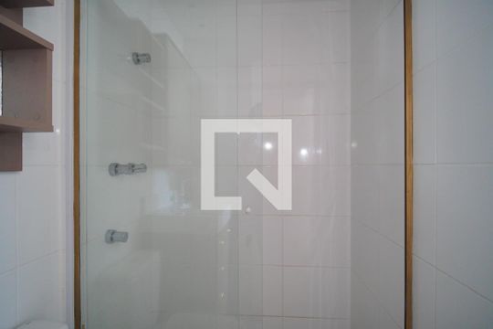 Banheiro de apartamento à venda com 2 quartos, 45m² em Vila Rosa, Novo Hamburgo