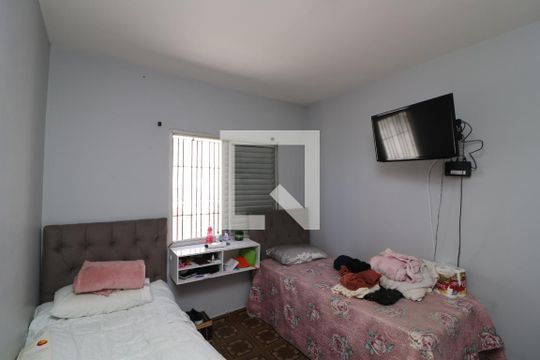 Quarto de casa para alugar com 4 quartos, 250m² em Jardim Santa Teresinha, São Paulo