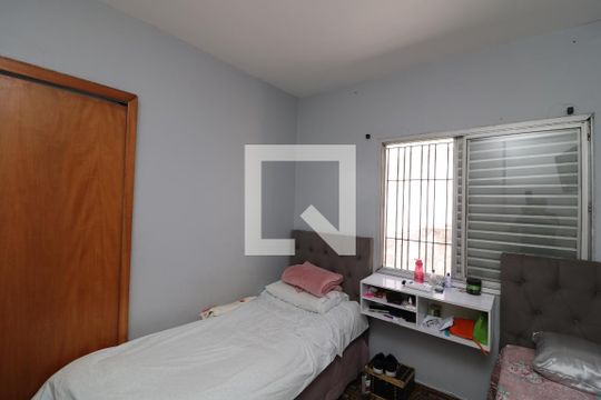 Quarto de casa para alugar com 4 quartos, 250m² em Jardim Santa Teresinha, São Paulo