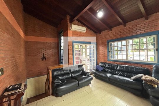 Sala de casa para alugar com 4 quartos, 290m² em Ideal, Novo Hamburgo