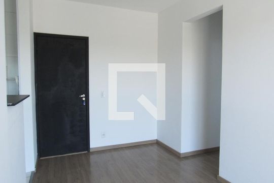 Sala de apartamento à venda com 2 quartos, 48m² em Presidente Altino, Osasco