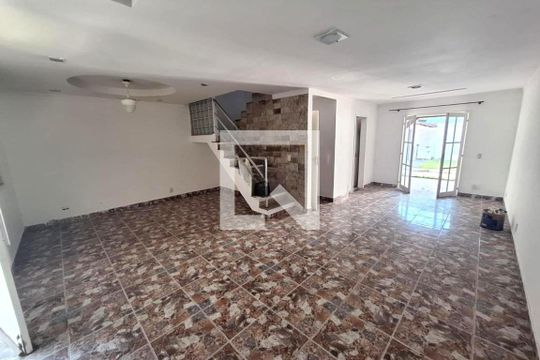 Casa de Condomínio à venda com 5 quartos, 140m² em Taquara, Rio de Janeiro