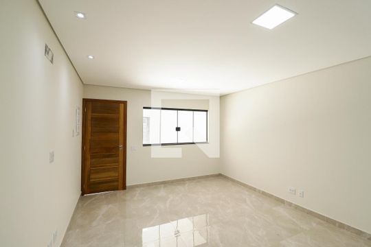Sala de casa à venda com 3 quartos, 144m² em Parque Maria Domitila, São Paulo