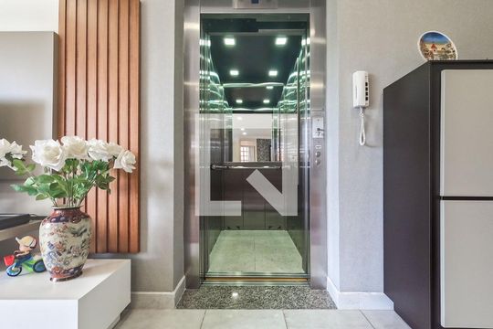Casa à venda com 4 quartos, 500m² em City América, São Paulo