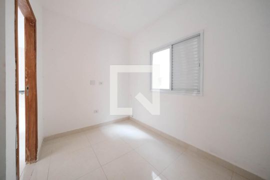 Quarto 2 de apartamento para alugar com 2 quartos, 38m² em Jardim Arize, São Paulo