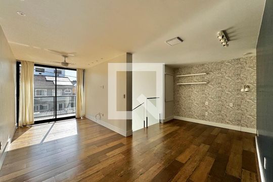 Sala (Segundo Andar) de casa de condomínio à venda com 3 quartos, 300m² em Jacarepaguá, Rio de Janeiro