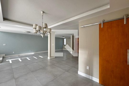 Sala de casa de condomínio à venda com 3 quartos, 300m² em Jacarepaguá, Rio de Janeiro