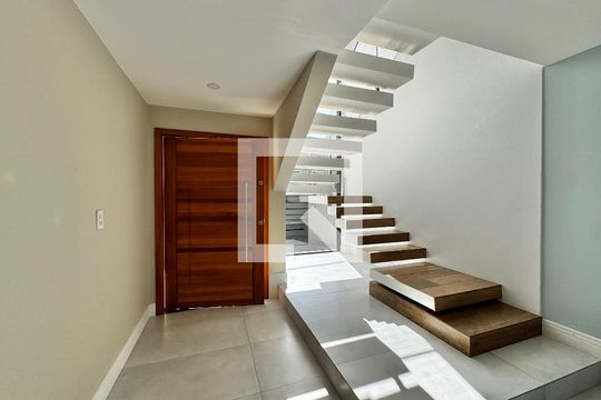 Sala de casa de condomínio à venda com 3 quartos, 300m² em Jacarepaguá, Rio de Janeiro