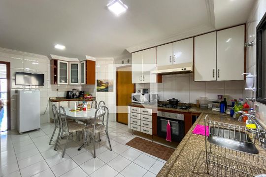 Cozinha de apartamento à venda com 3 quartos, 130m² em Vila Primavera, São Paulo